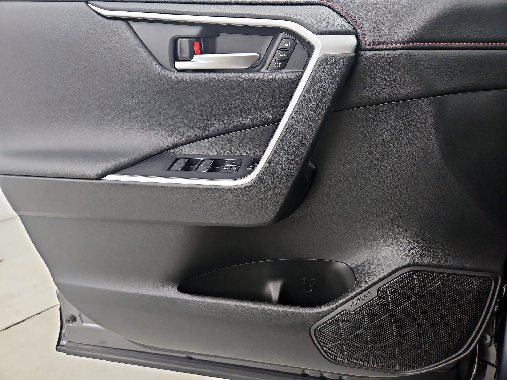 Thumbnail: 2025 Toyota RAV4 - 12