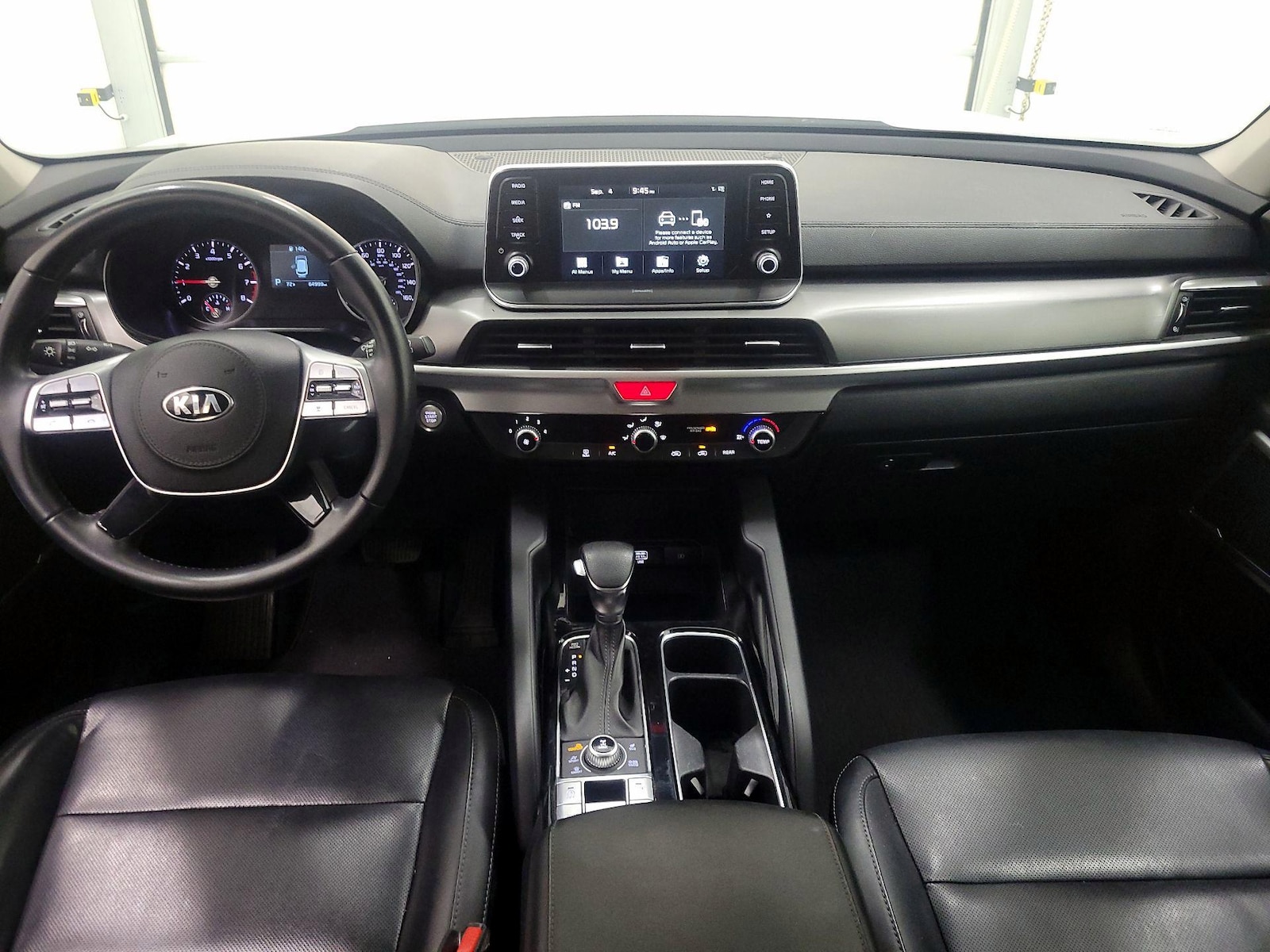 Apple CarPlay® & Android Auto™