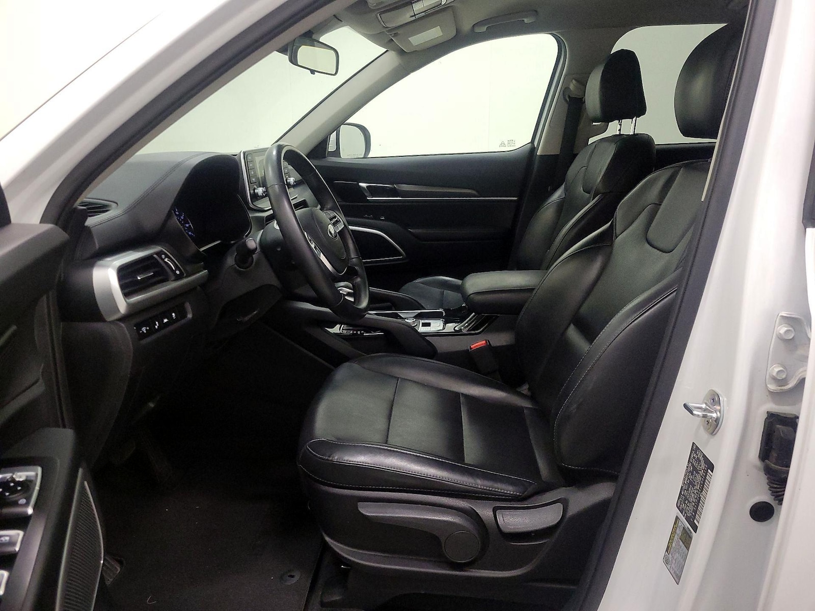 Side Airbags & Leatherette Seats
