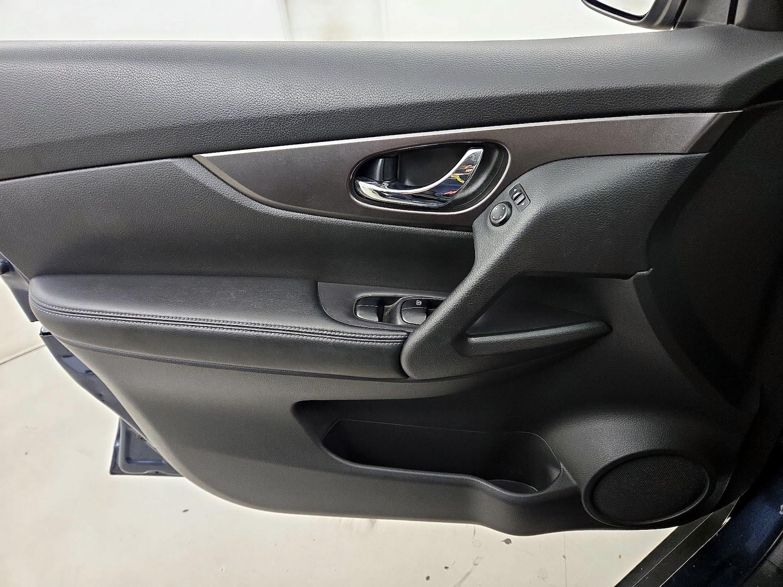 2015 Nissan Rogue S - Photo 13