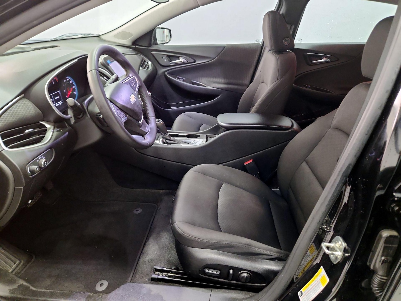 Power Seat(s) & Side Airbags