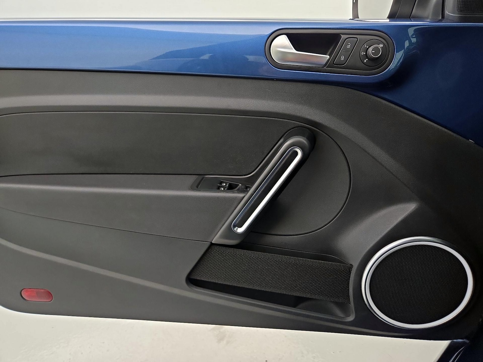 2019 Volkswagen Beetle S - Photo 13