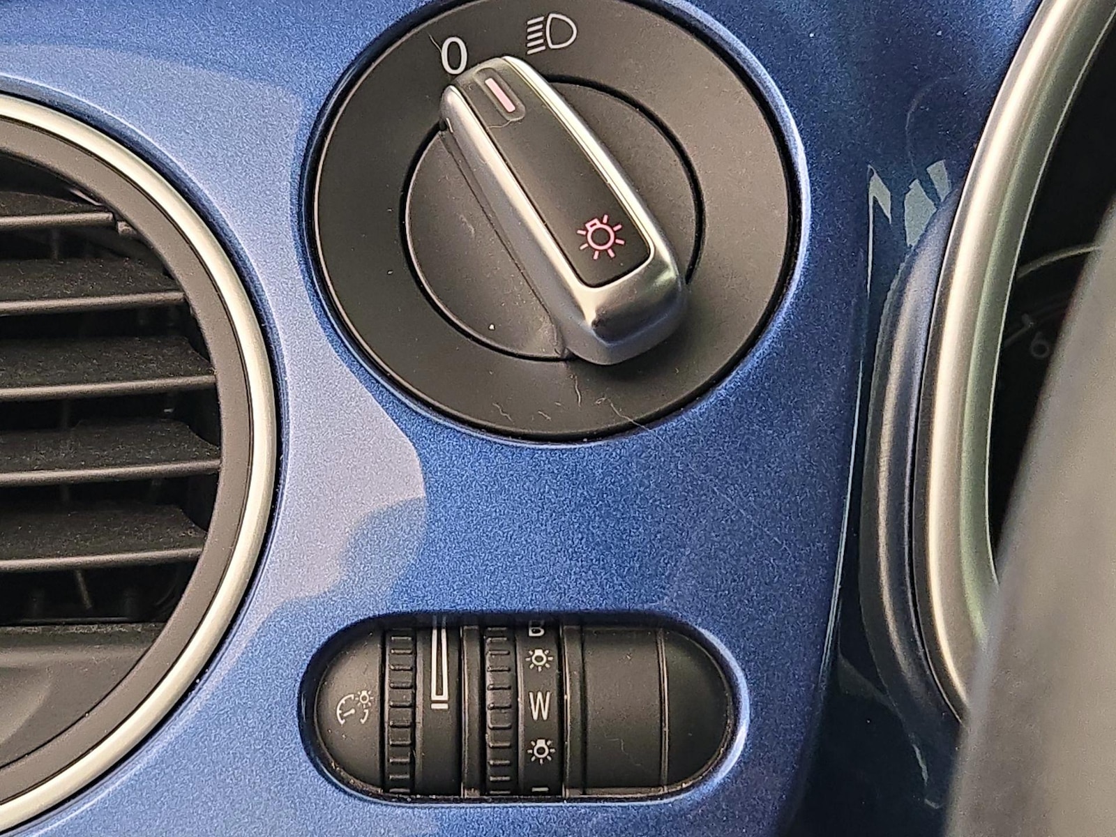 2019 Volkswagen Beetle S - Photo 14