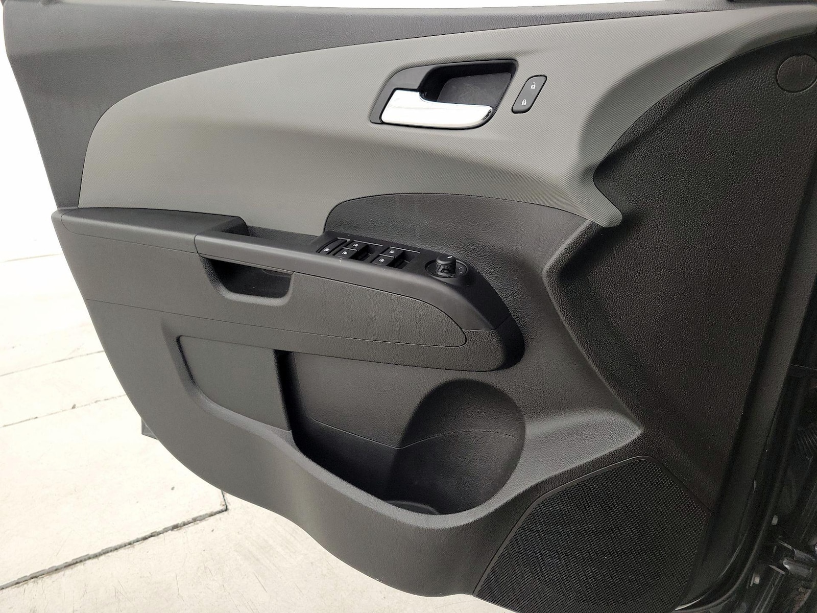 2019 Chevrolet Sonic LT - Photo 13