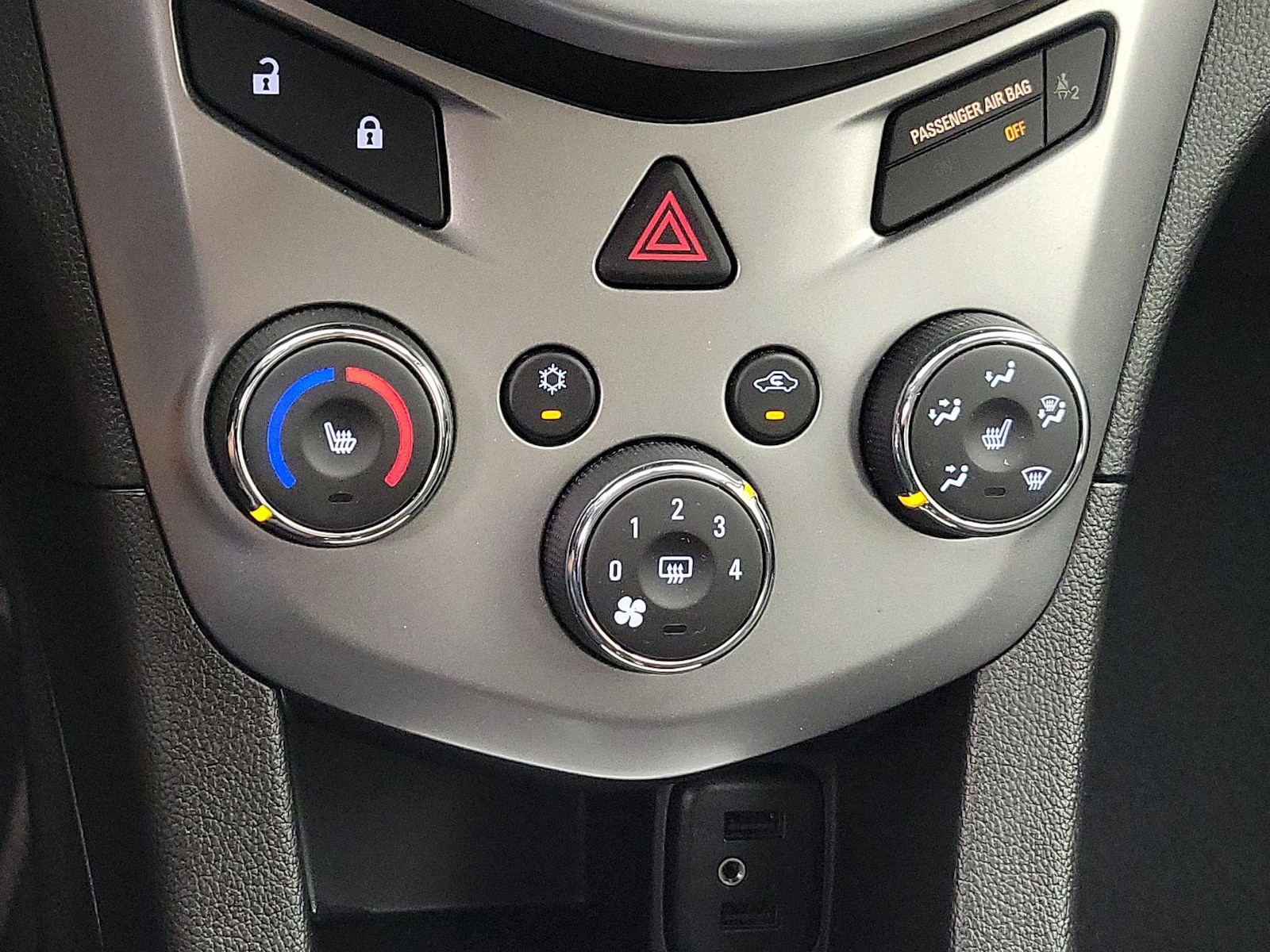 2019 Chevrolet Sonic LT - Photo 17