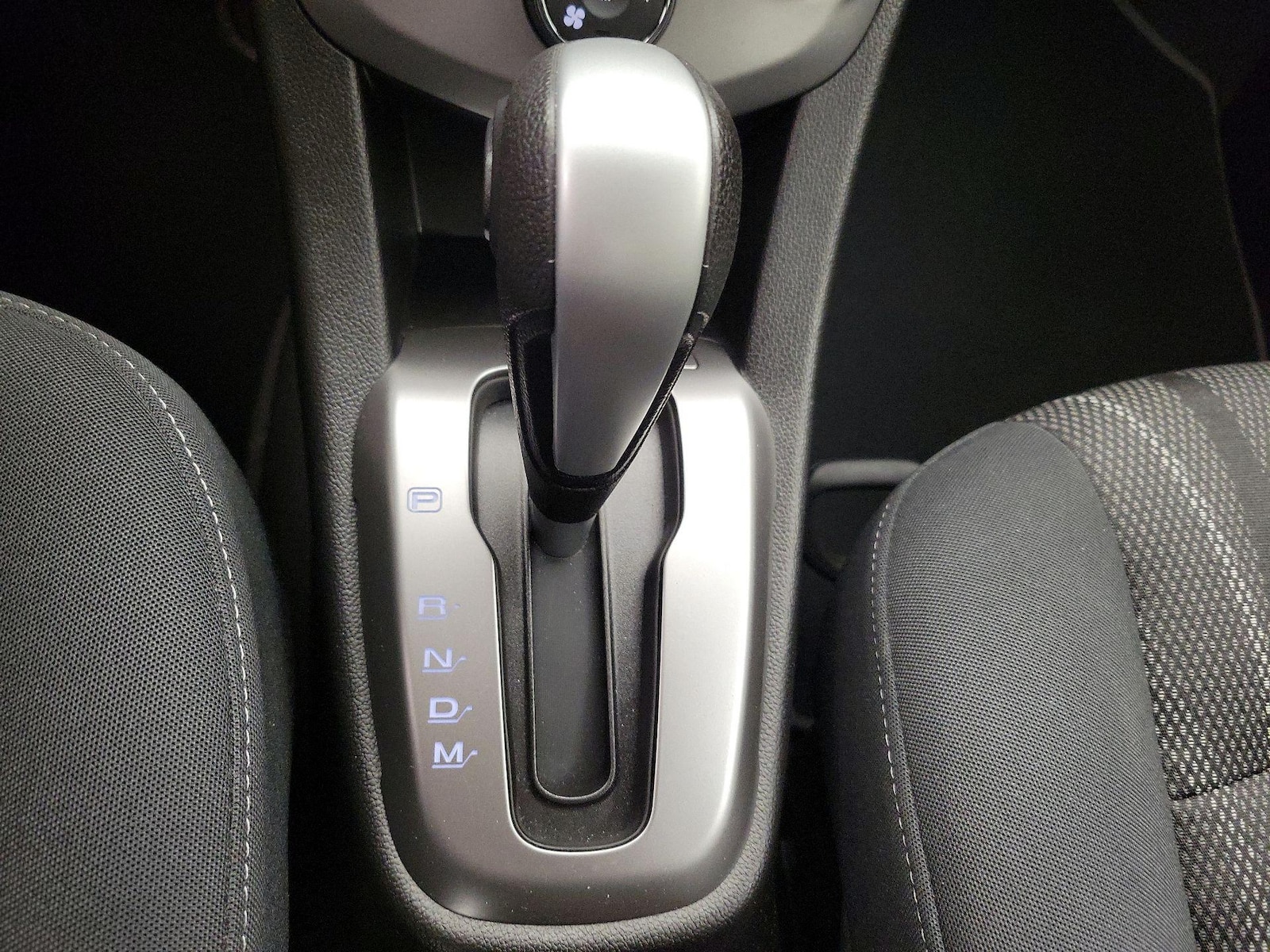 2019 Chevrolet Sonic LT - Photo 18