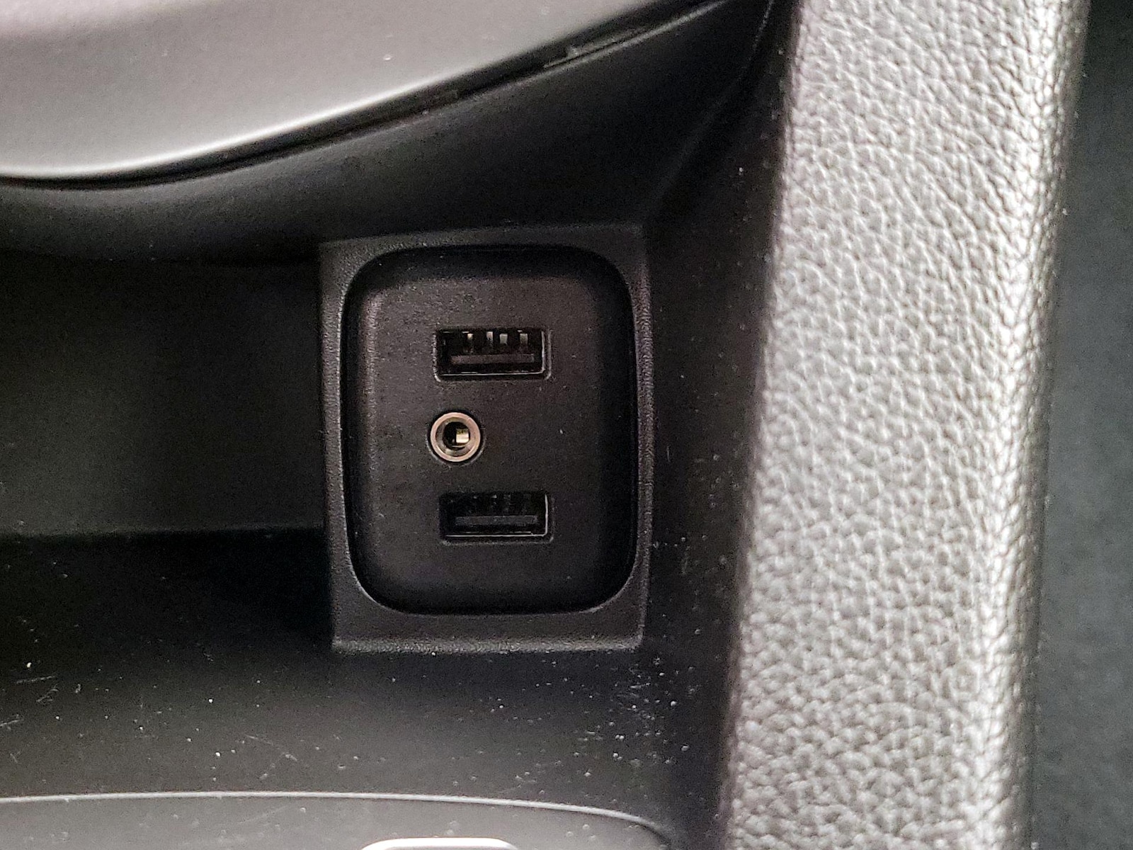 2019 Chevrolet Sonic LT - Photo 19
