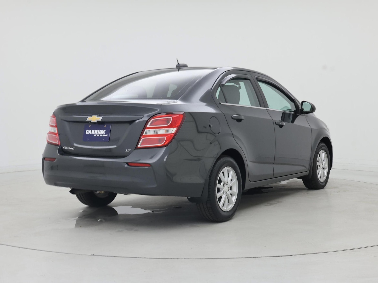 2019 Chevrolet Sonic LT - Photo 9