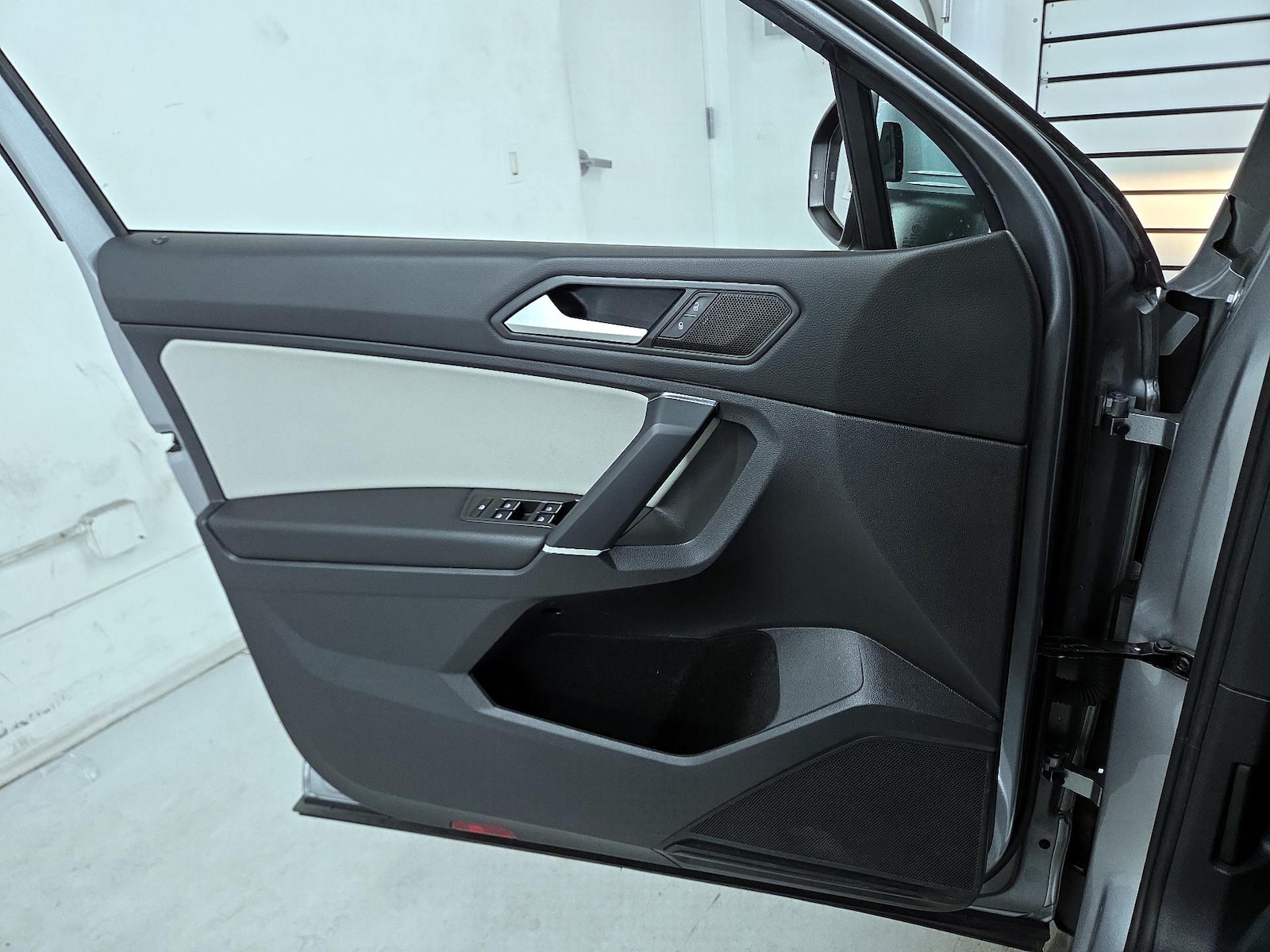 2020 Volkswagen Tiguan SE - Photo 13