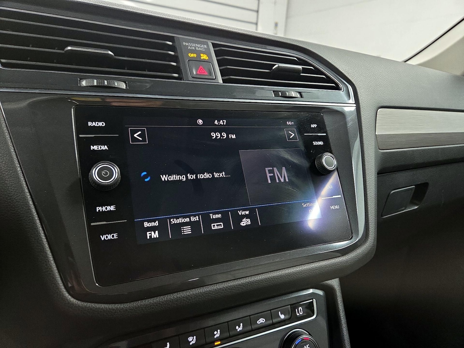 2020 Volkswagen Tiguan SE - Photo 14