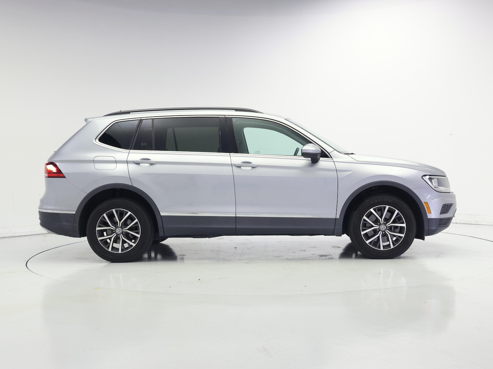 2020 Volkswagen Tiguan SE - Photo 8