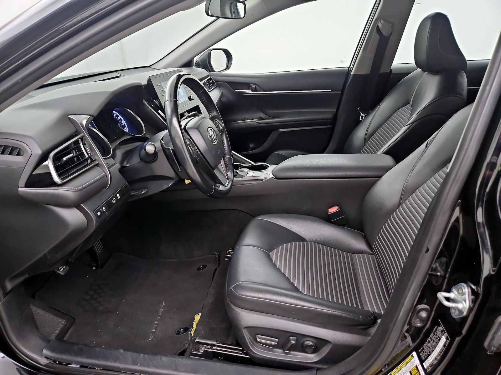 Power Seat(s) & Side Airbags
