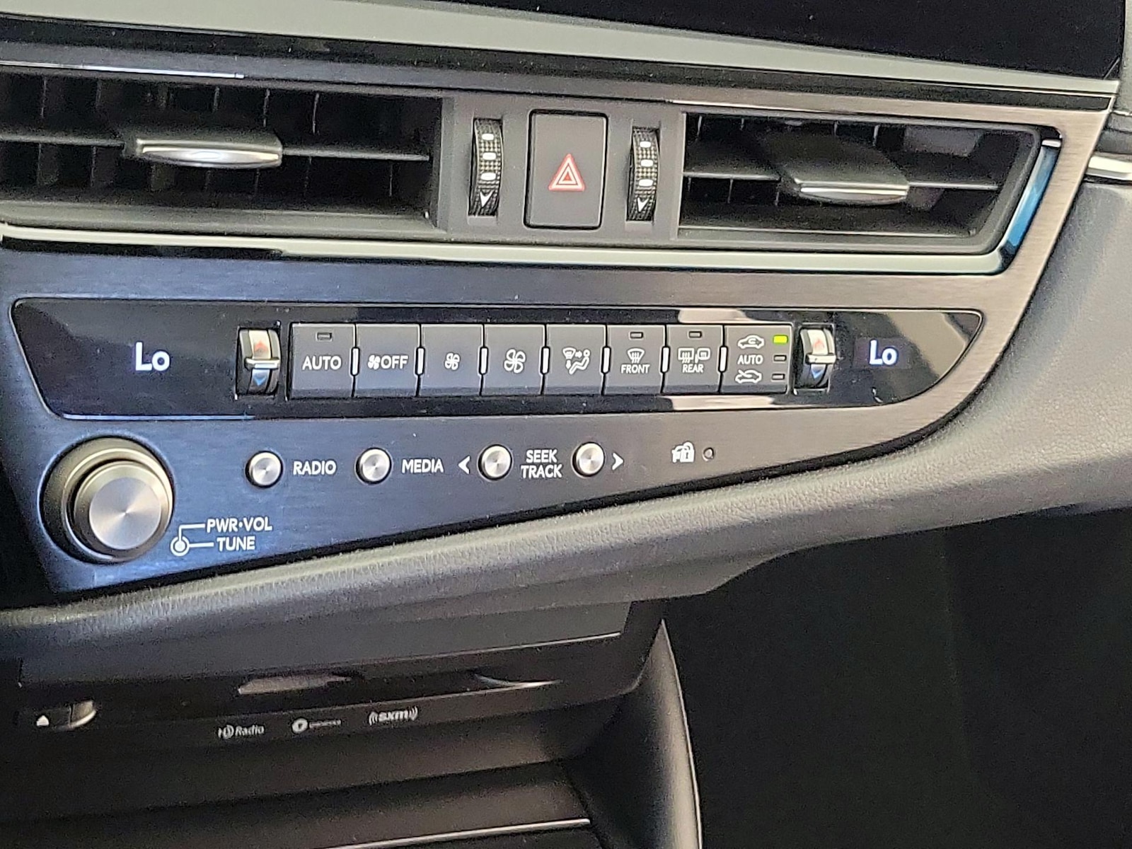 2022 Lexus ES 350 - Photo 16