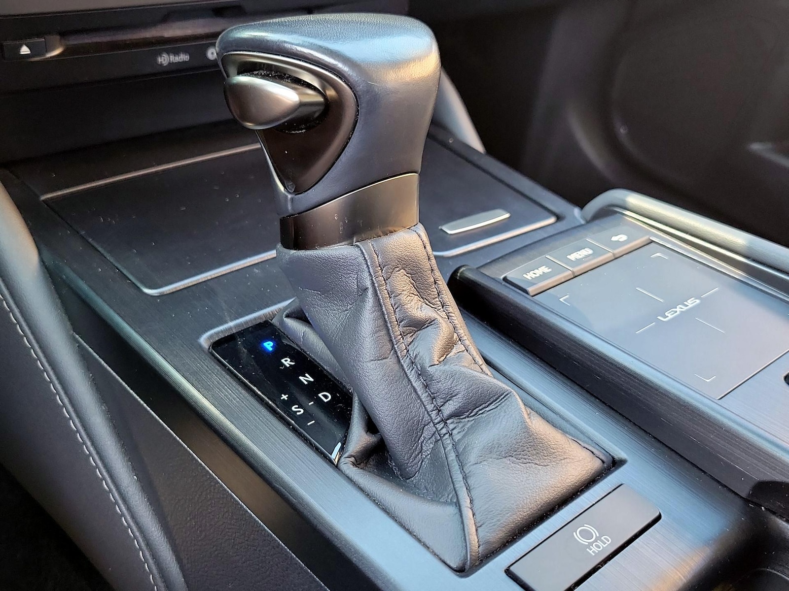 2022 Lexus ES 350 - Photo 17