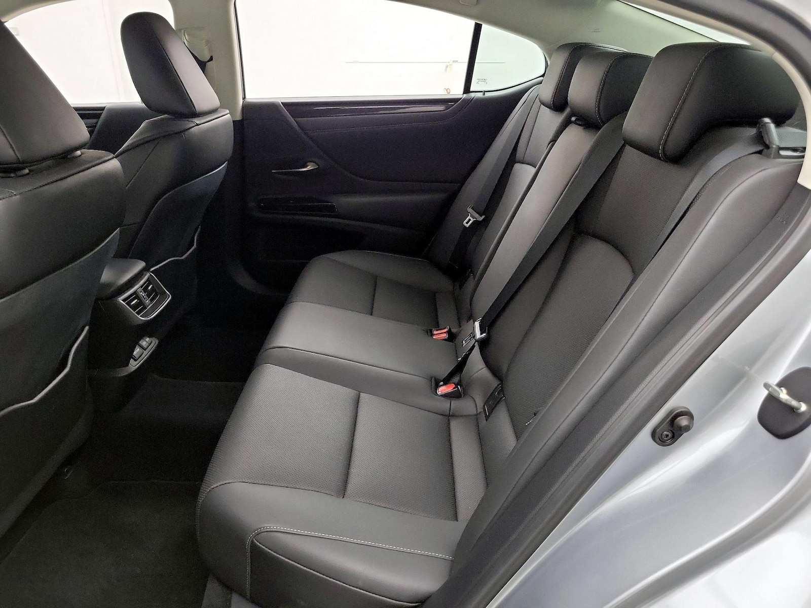 2022 Lexus ES 350 - Photo 20