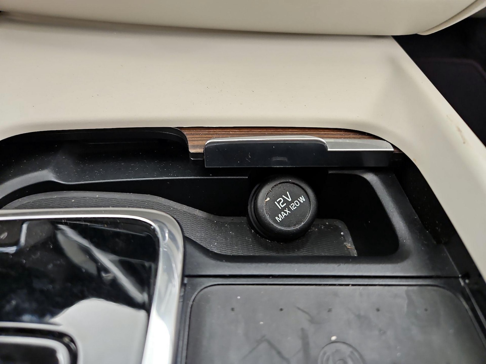 2022 Volvo XC60 Momentum - Photo 20