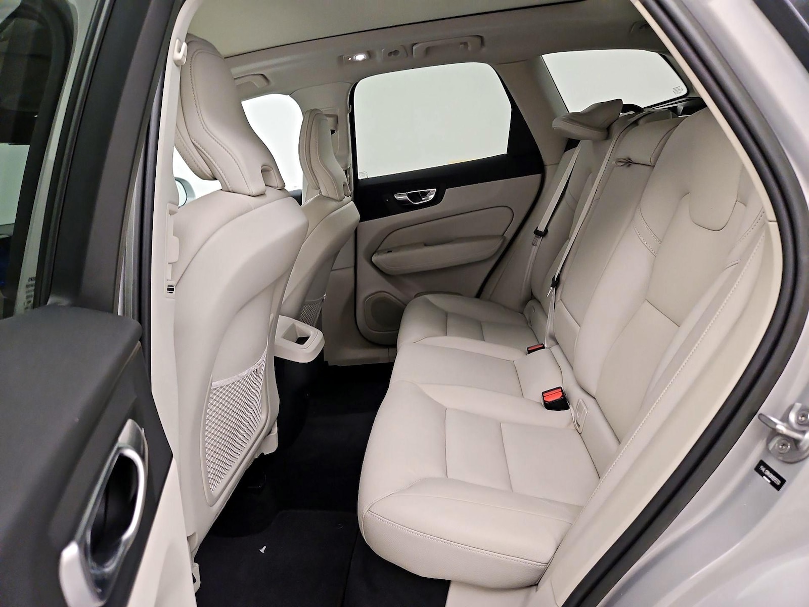 2022 Volvo XC60 Momentum - Photo 21