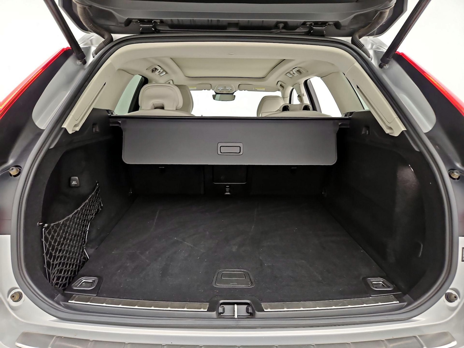 2022 Volvo XC60 Momentum - Photo 22