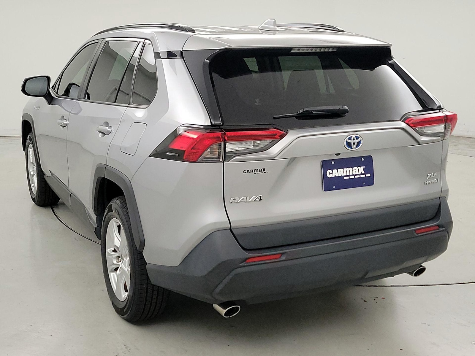 2021 Toyota RAV4 XLE - Photo 8