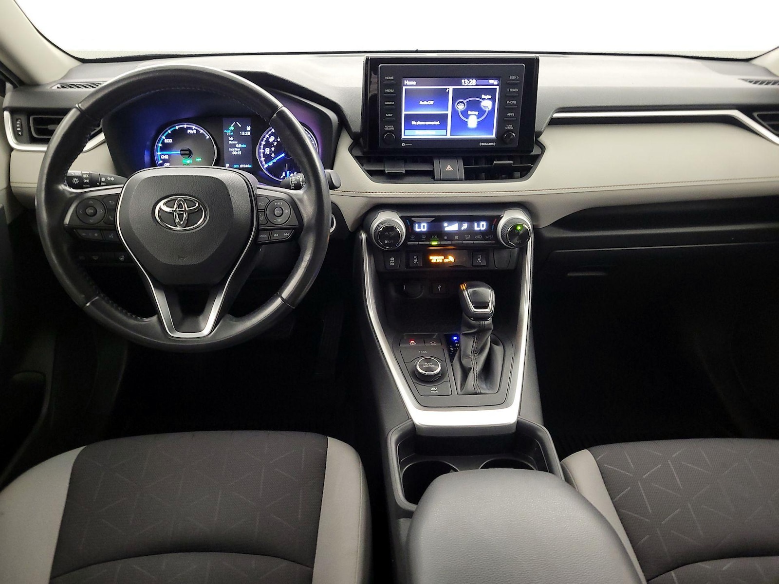 2021 Toyota RAV4 XLE - Photo 9
