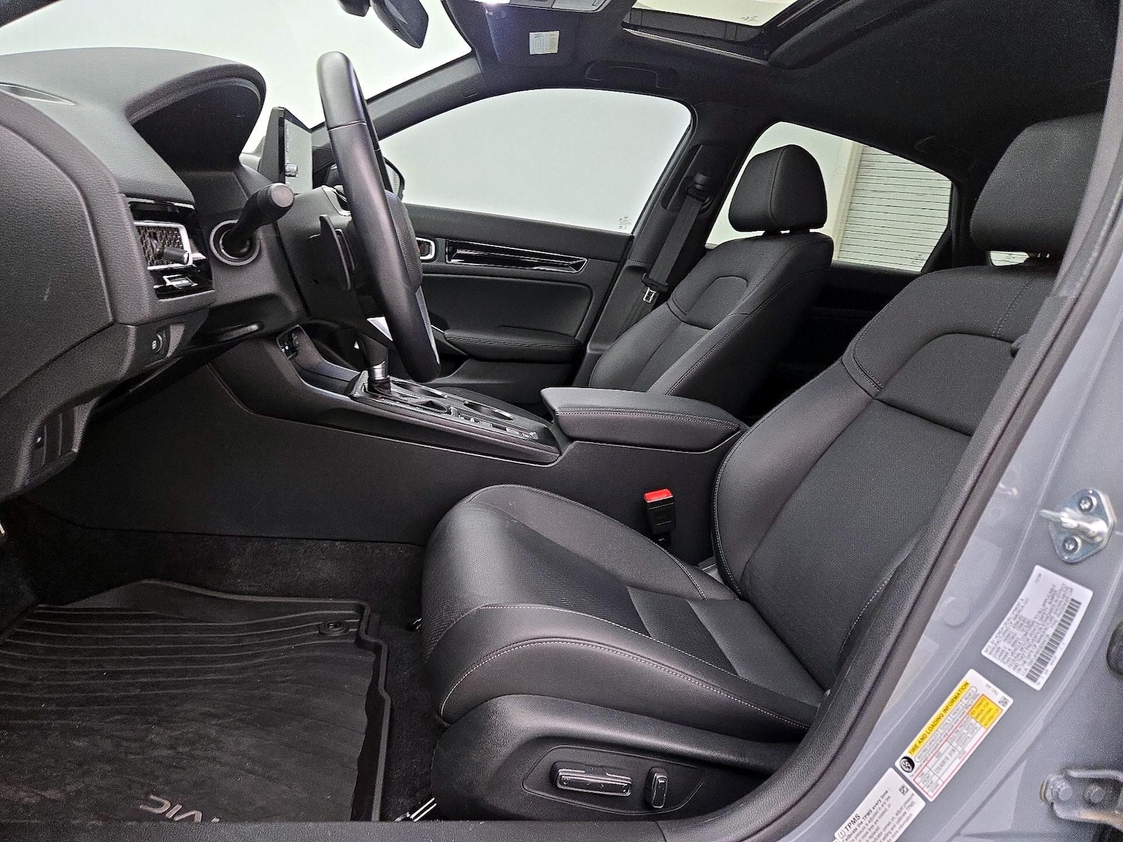 2025 Honda Civic Hatchback Sport Touring - Photo 12