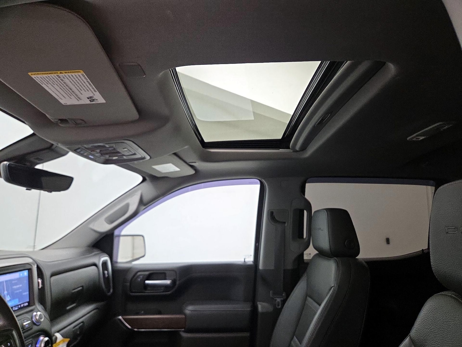 Sunroof(s) & Overhead Airbags