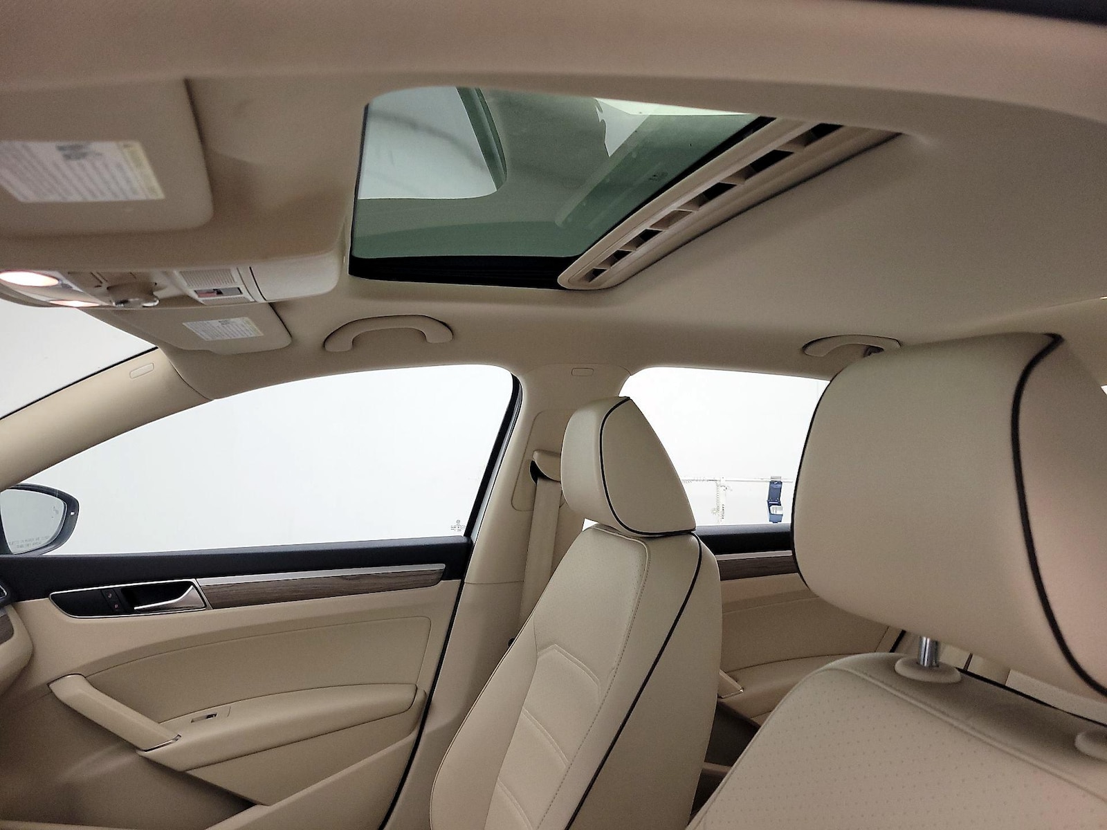Sunroof(s) & Overhead Airbags