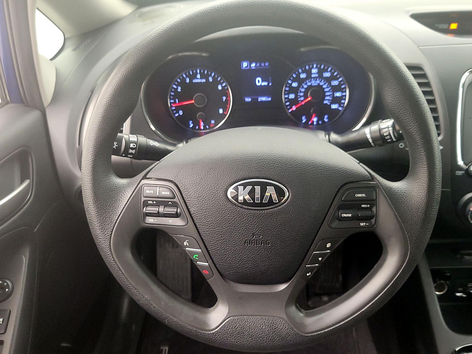 Thumbnail: 2018 Kia Forte - 10