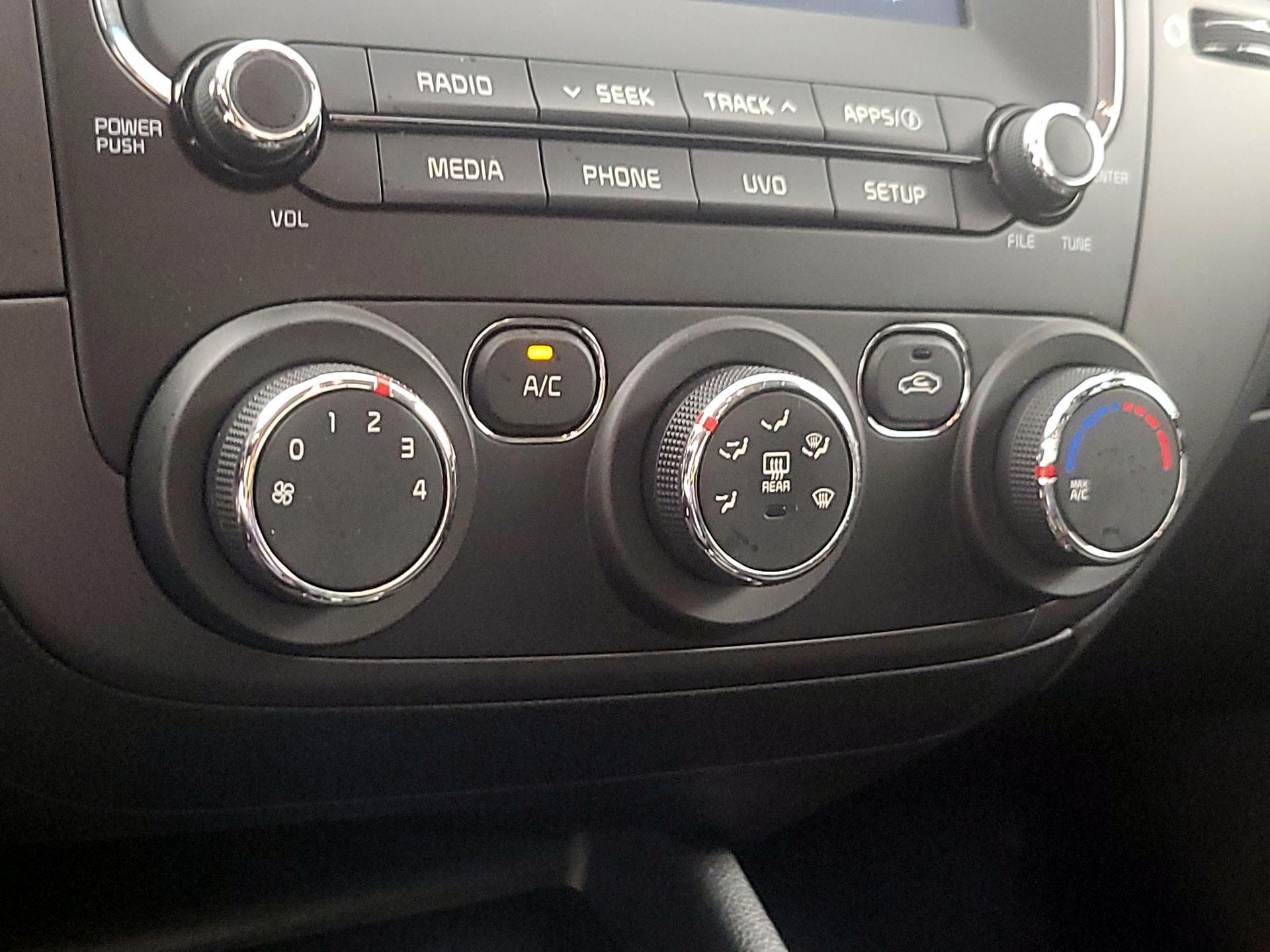 Thumbnail: 2018 Kia Forte - 16