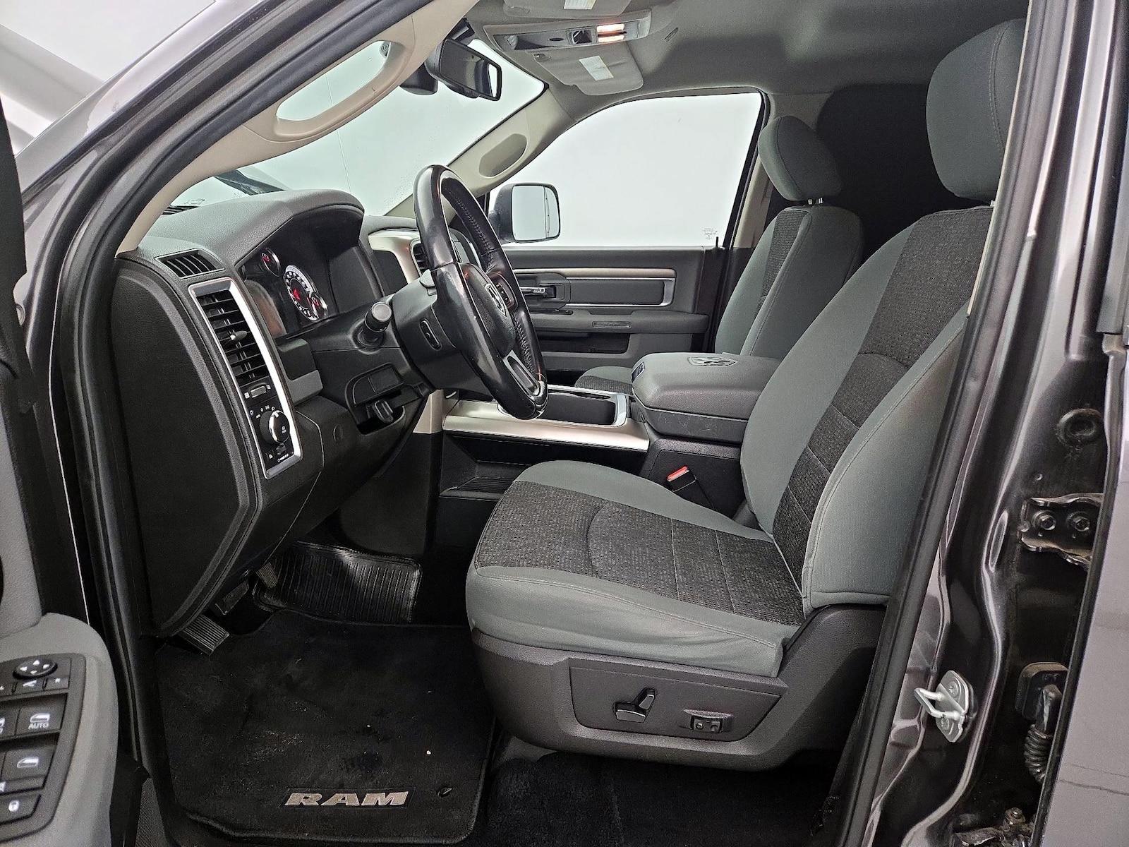 Power Seat(s) & Side Airbags
