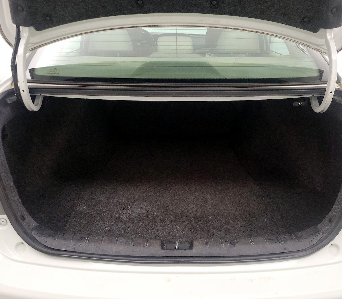 Trunk/Cargo (Seats Up)