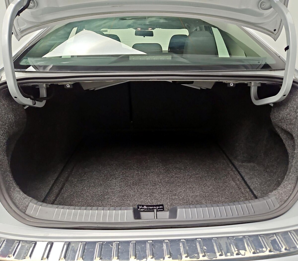 Trunk/Cargo (Seats Up)
