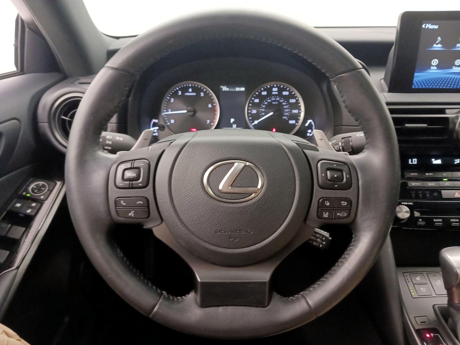 2025 Lexus IS 300 - Photo 11