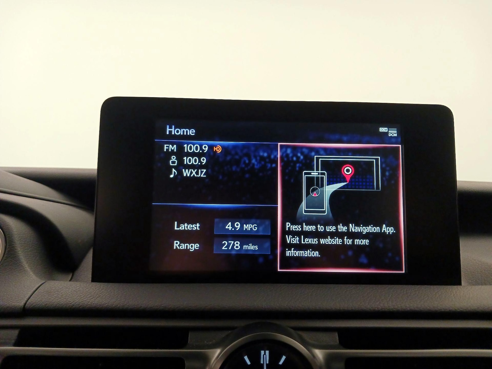 2025 Lexus IS 300 - Photo 16