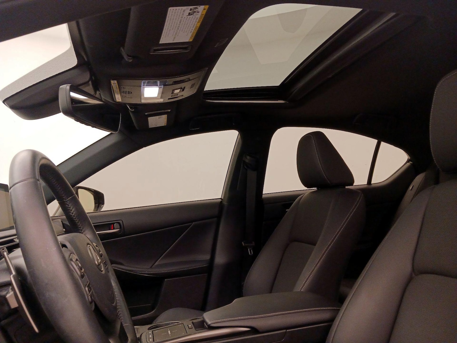 2025 Lexus IS 300 - Photo 20