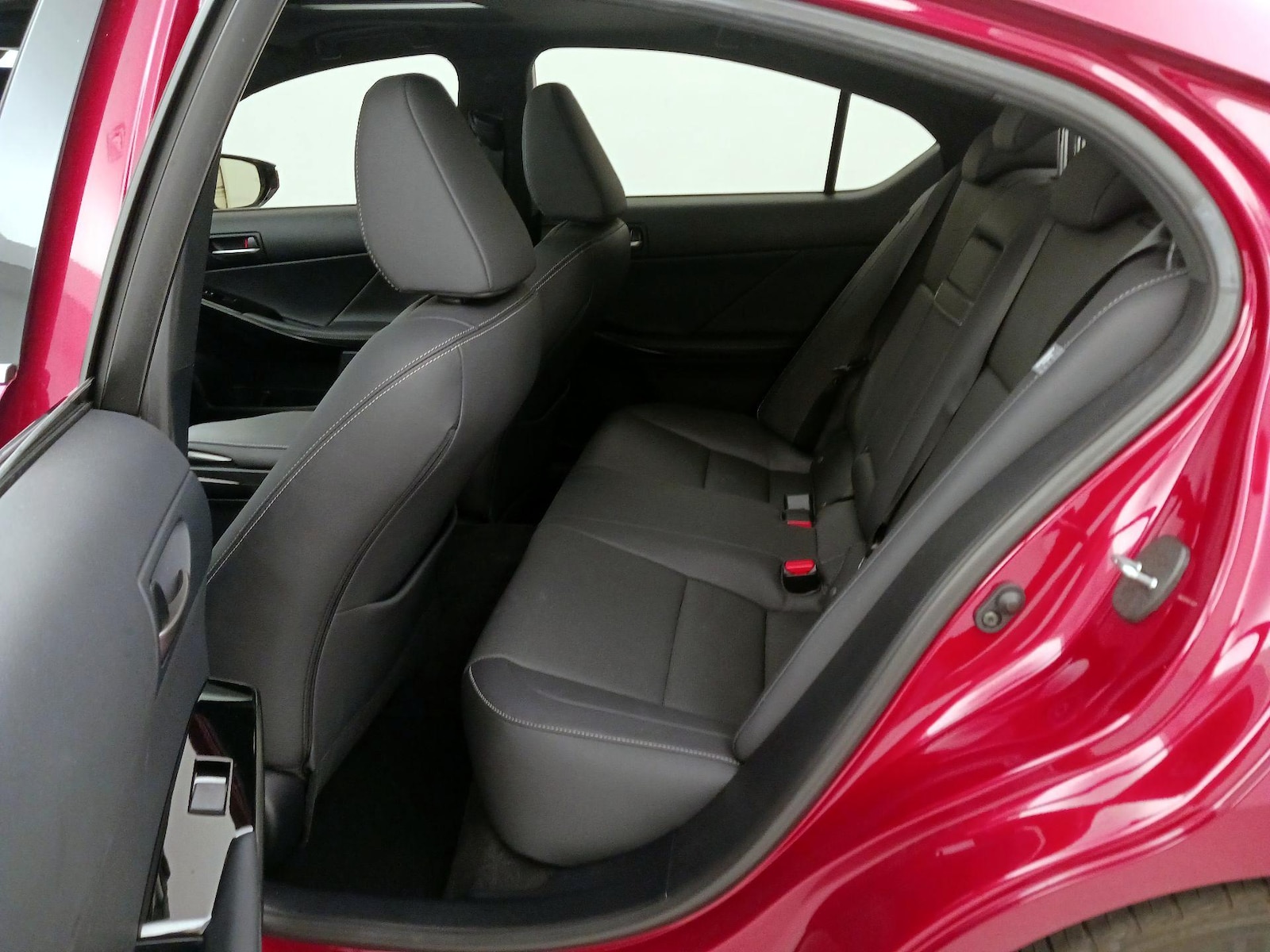 2025 Lexus IS 300 - Photo 21