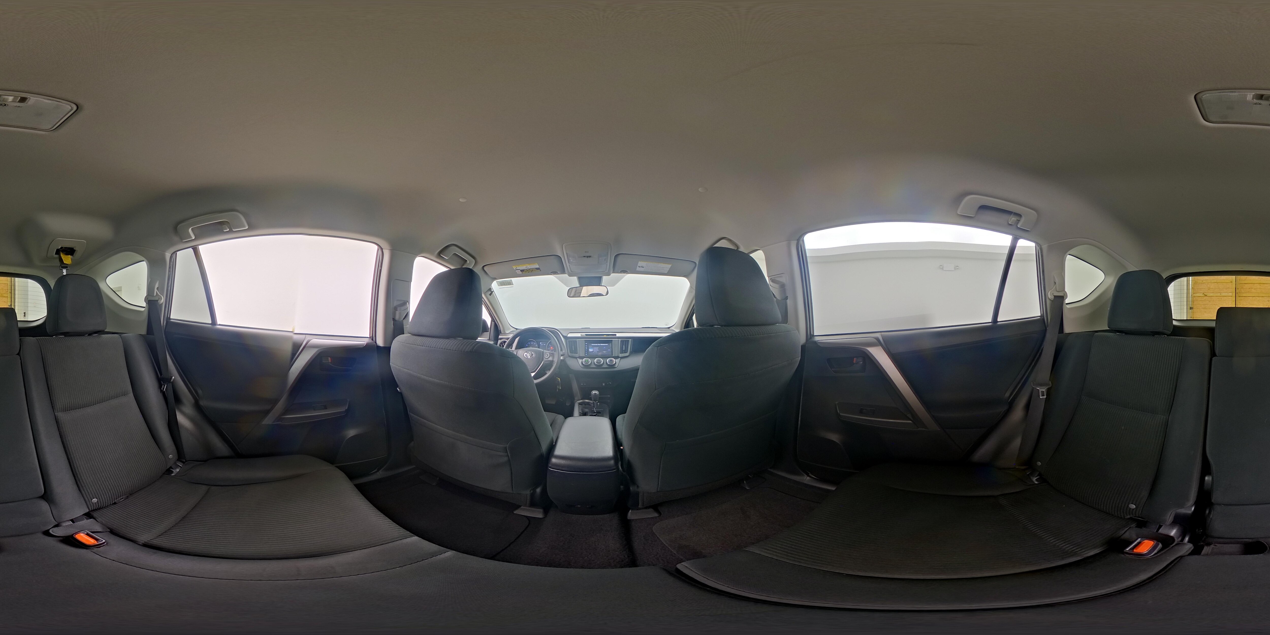 2018 Toyota RAV4 LE - Photo 25