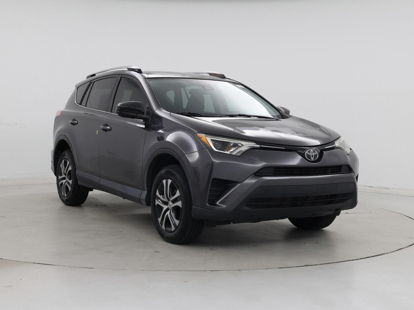 2018 Toyota RAV4 LE - Photo 2