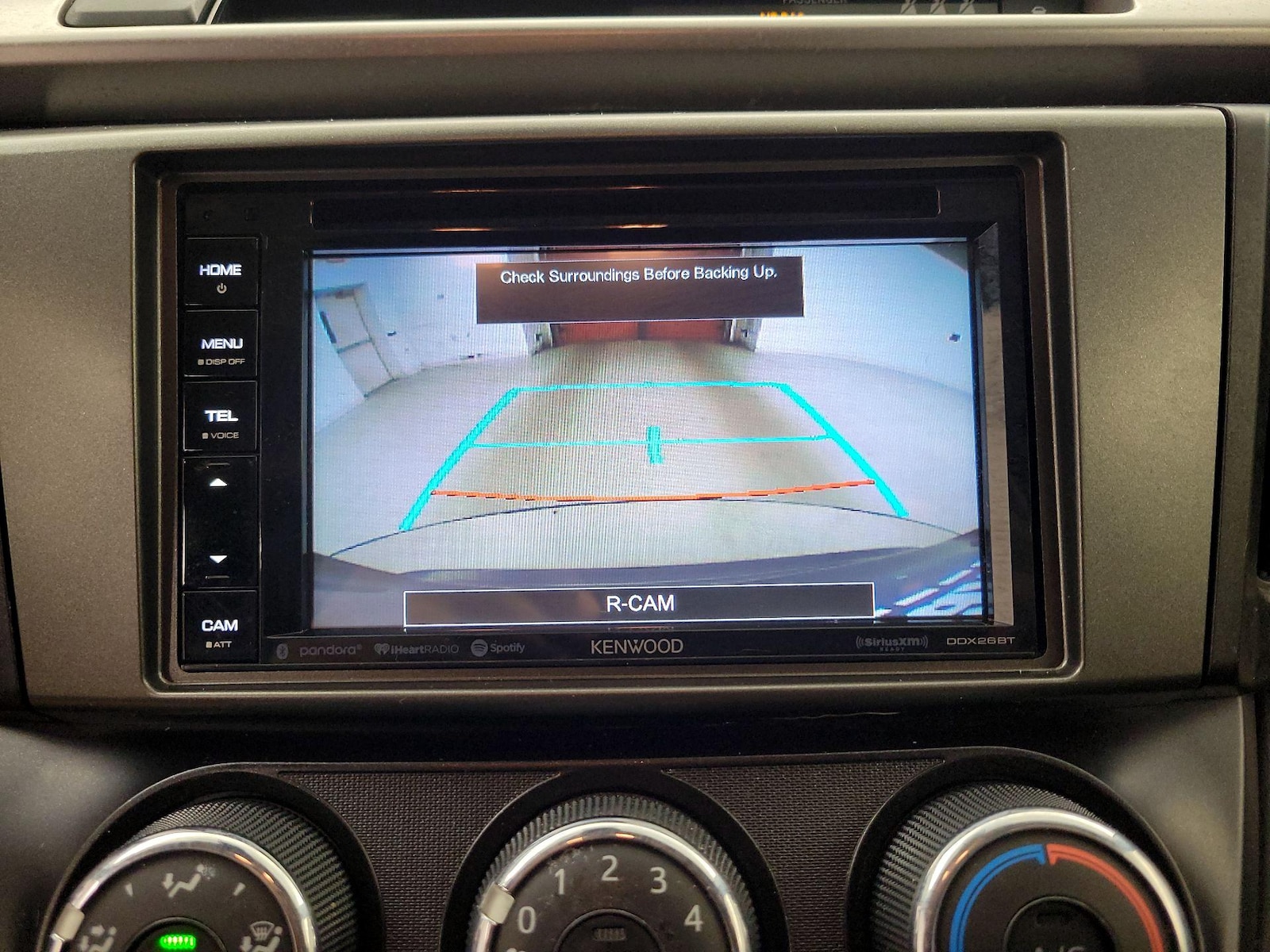 2018 Toyota RAV4 LE - Photo 15