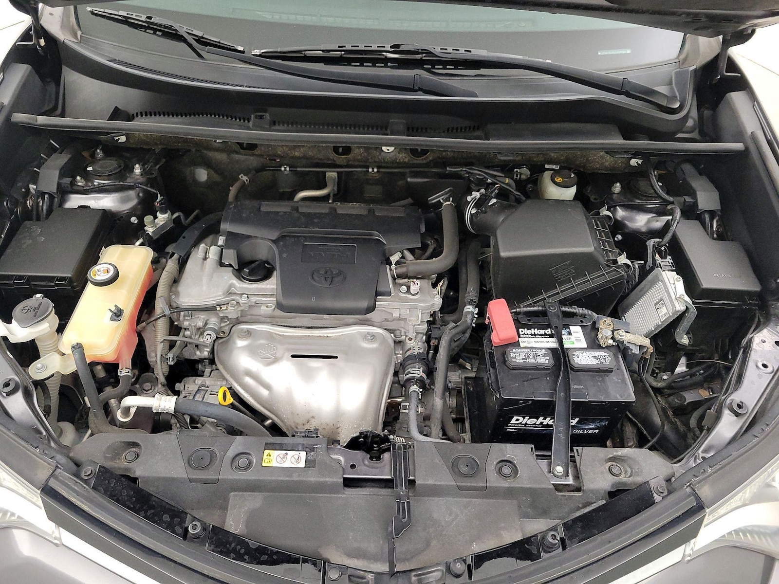 2018 Toyota RAV4 LE - Photo 22
