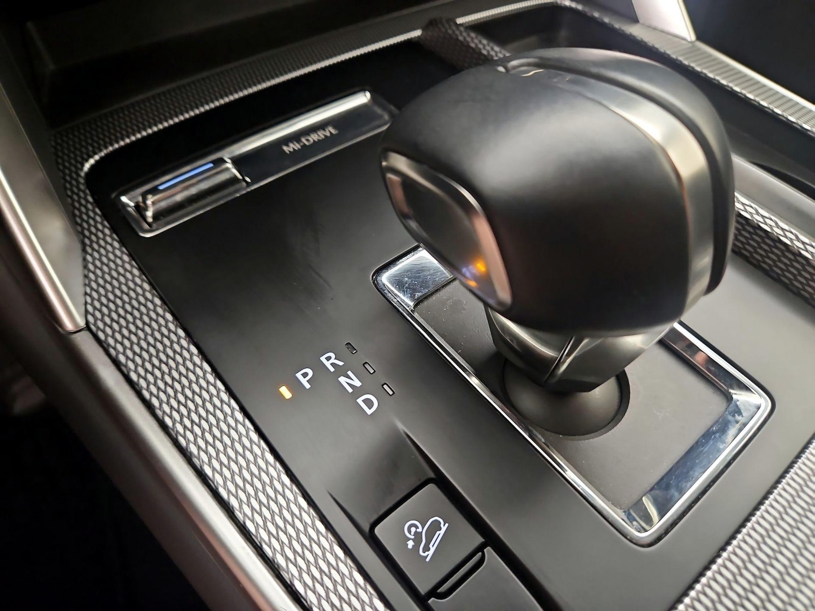 2025 Mazda CX-90 Preferred Package - Photo 18
