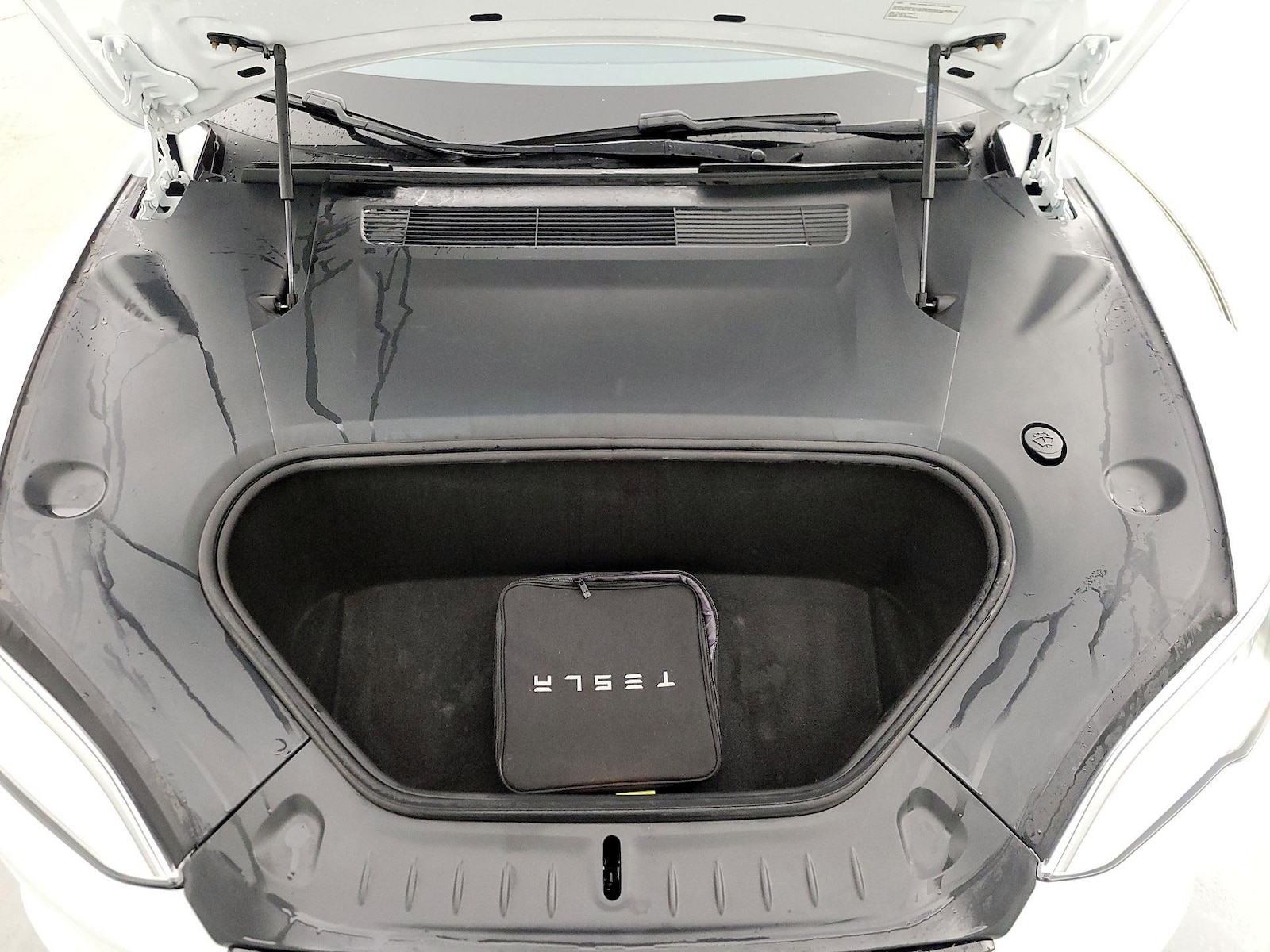2022 Tesla Model S Plaid - Photo 22