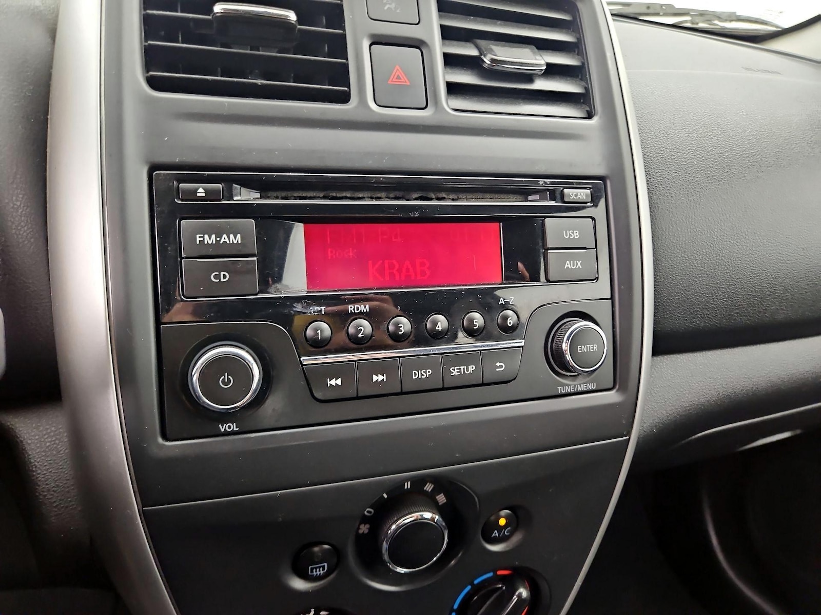 2018 Nissan Versa Sedan SV - Photo 15