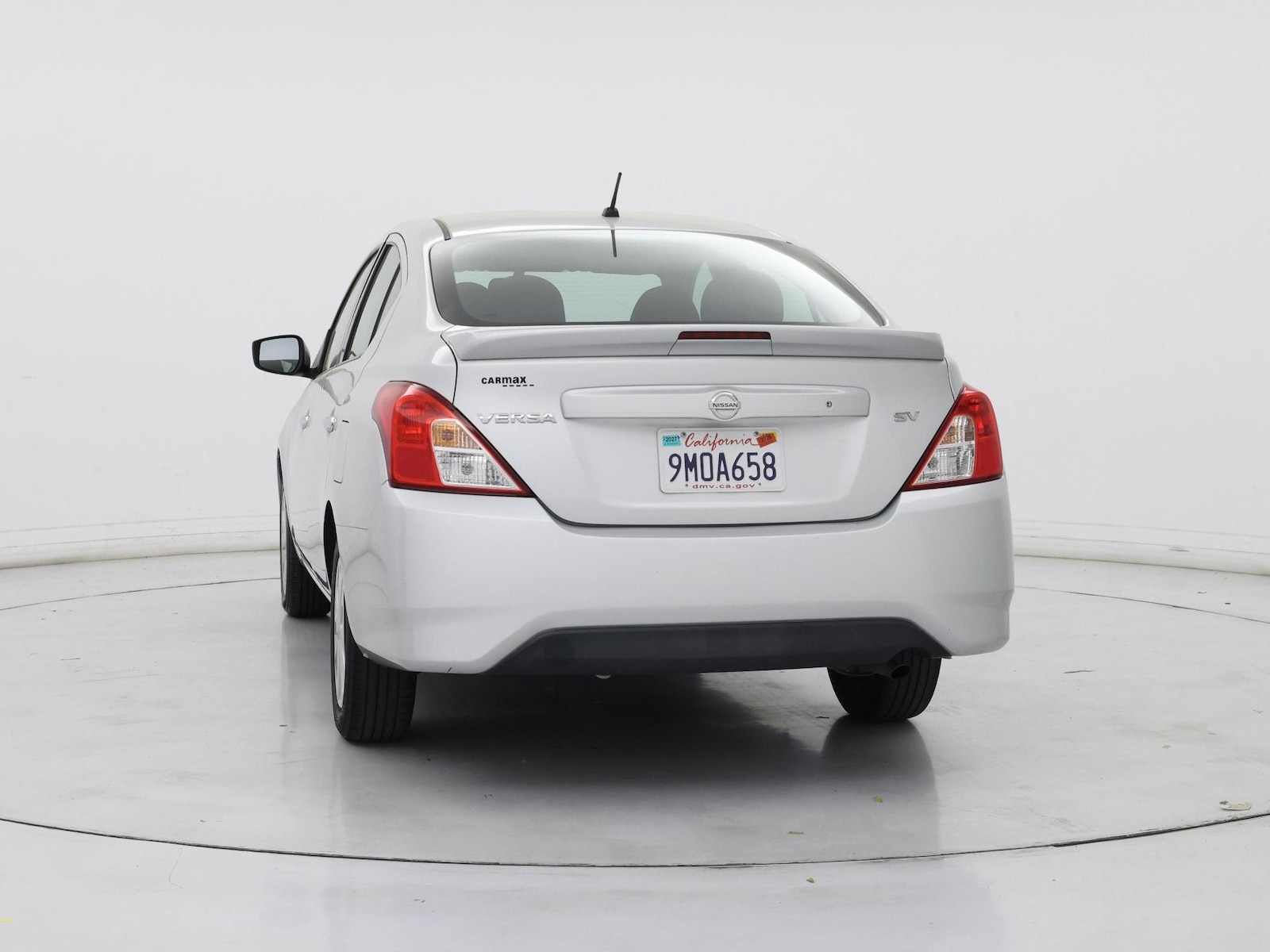 2018 Nissan Versa Sedan SV - Photo 7