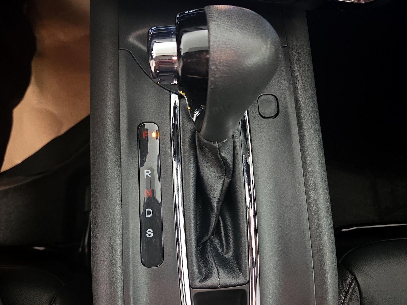 2018 Honda HR-V EX-L - Photo 18