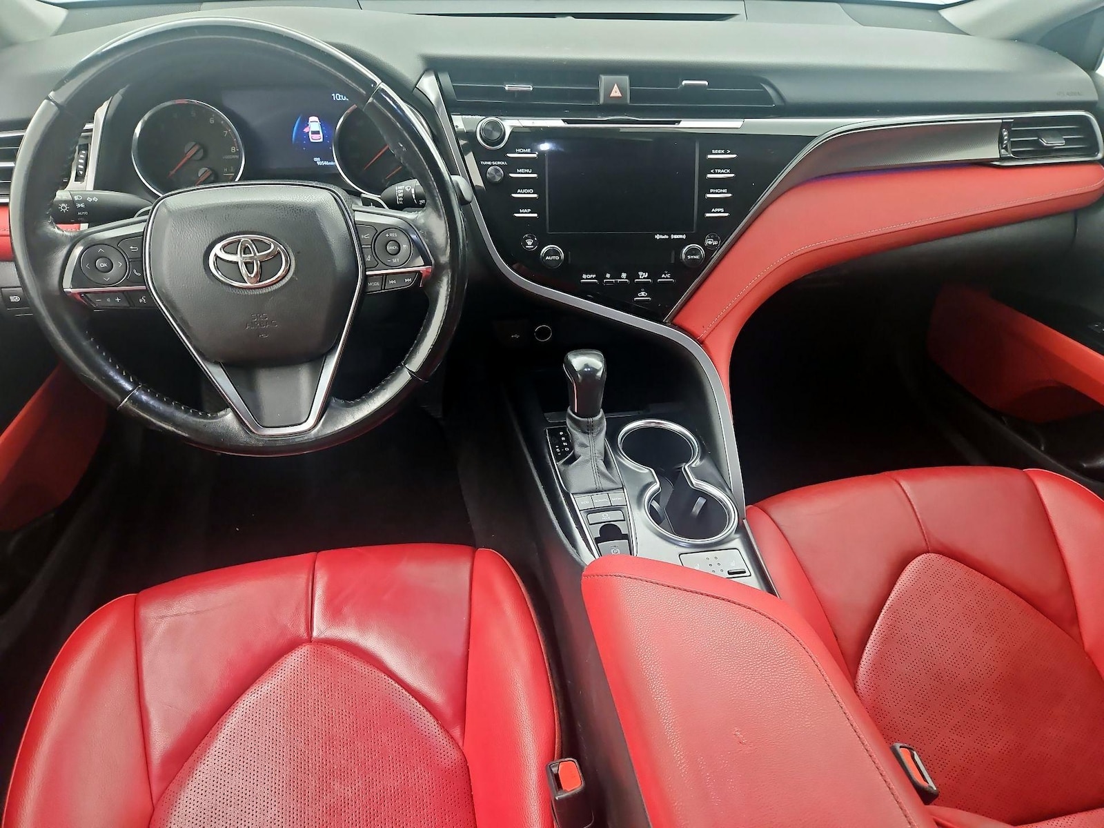 2020 Toyota Camry XSE - Photo 10