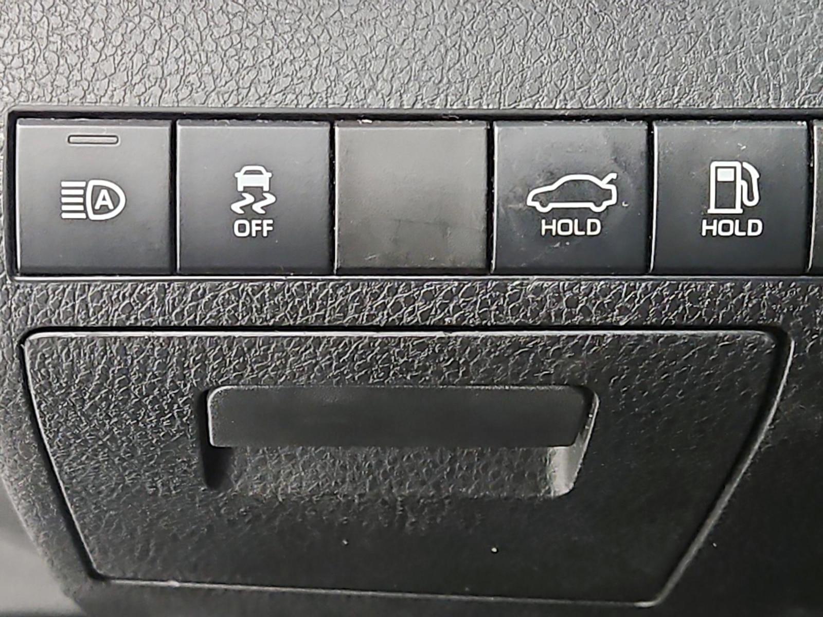 2020 Toyota Camry XSE - Photo 14