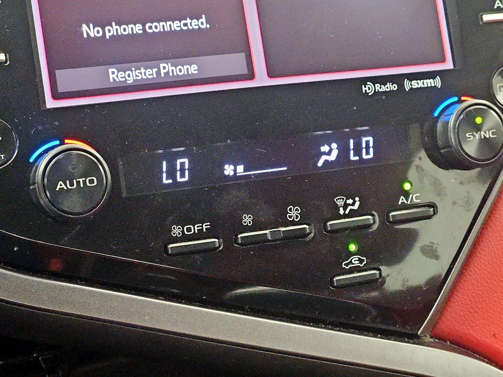 2020 Toyota Camry XSE - Photo 17
