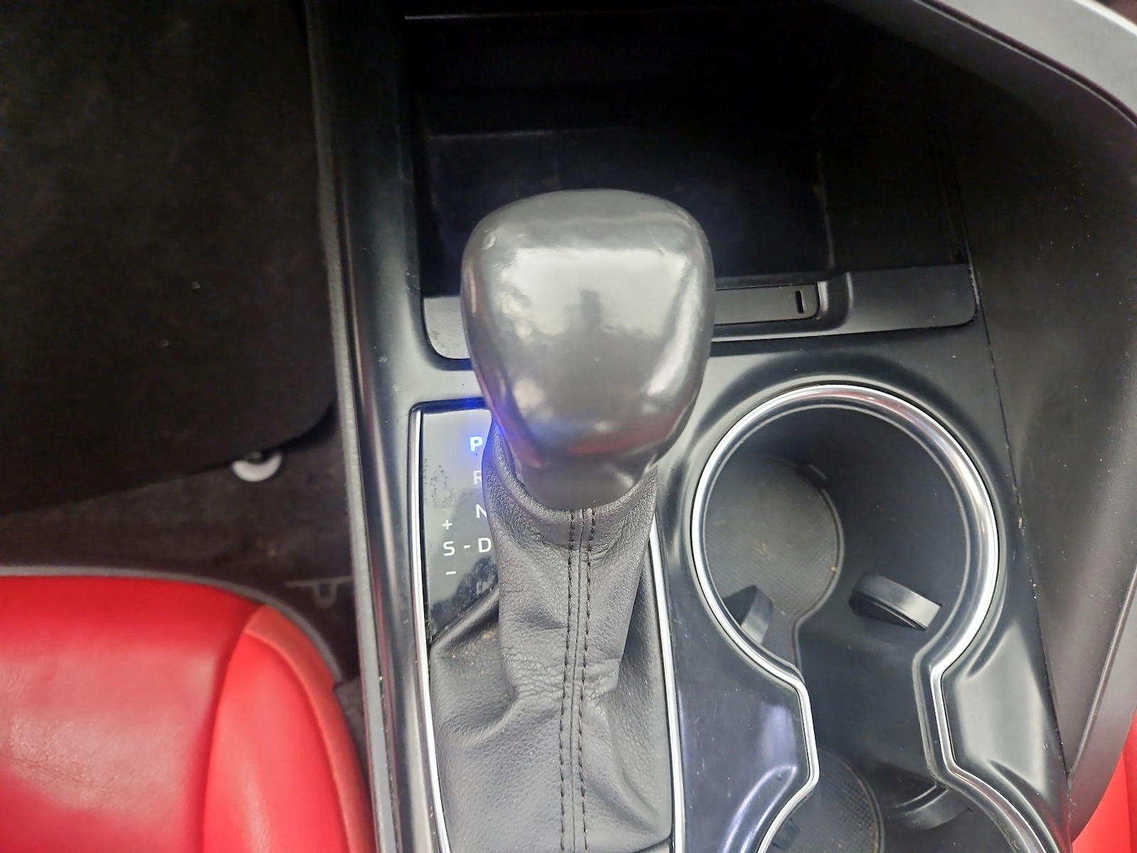 2020 Toyota Camry XSE - Photo 18