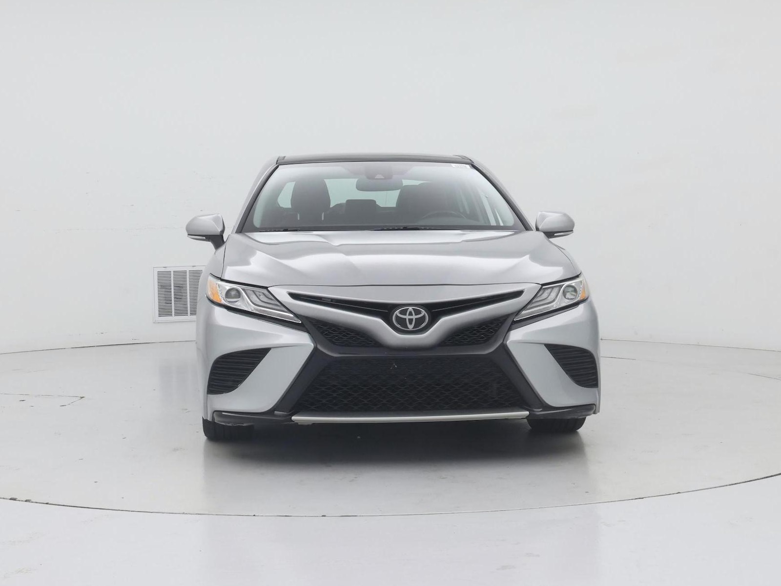 2020 Toyota Camry XSE - Photo 6
